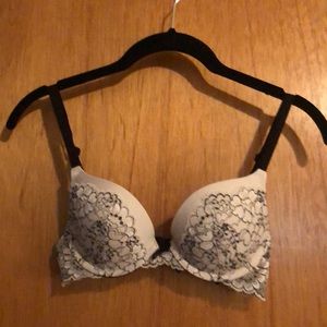 Victoria Secret Bra 32B